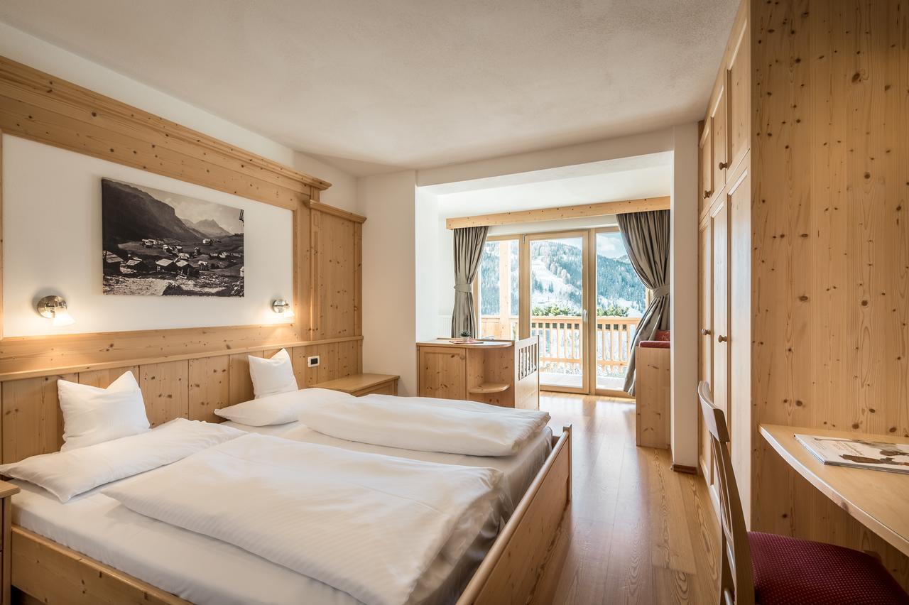 B&B - Hotel Ciasa Rue Blanch Сан Касиано Екстериор снимка