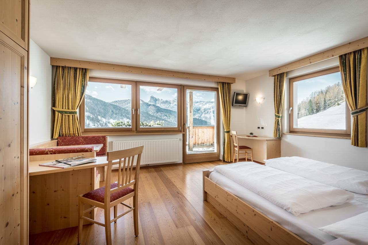 B&B - Hotel Ciasa Rue Blanch Сан Касиано Екстериор снимка