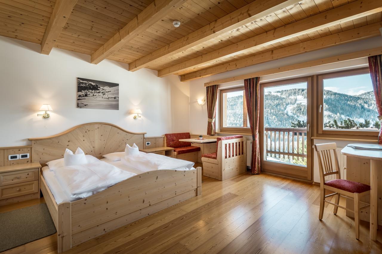 B&B - Hotel Ciasa Rue Blanch Сан Касиано Екстериор снимка