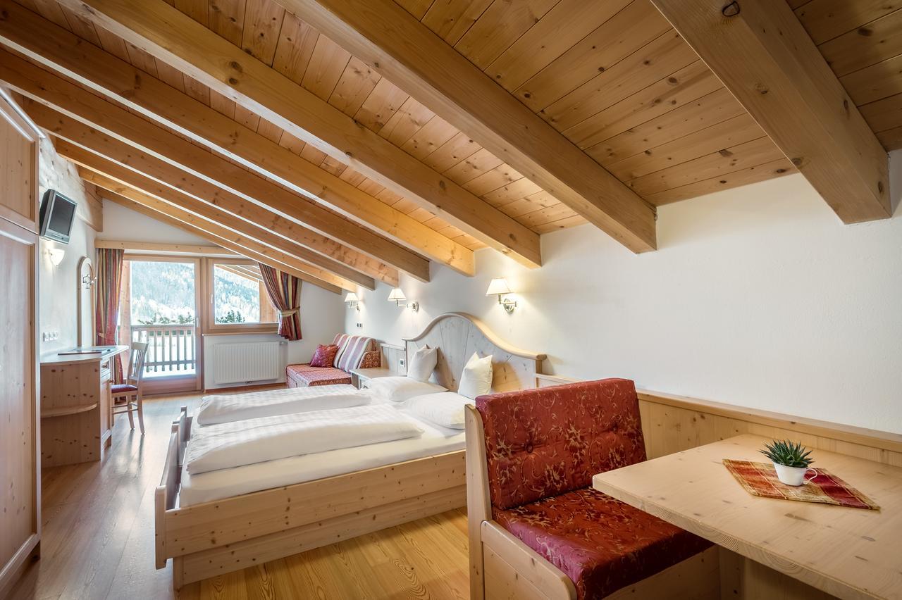 B&B - Hotel Ciasa Rue Blanch Сан Касиано Екстериор снимка