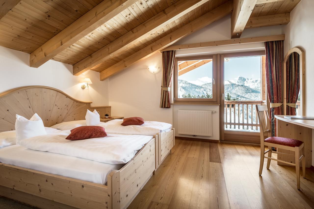 B&B - Hotel Ciasa Rue Blanch Сан Касиано Екстериор снимка